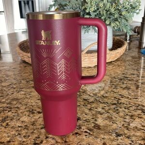 Stanley 40 oz Winterscape Cranberry